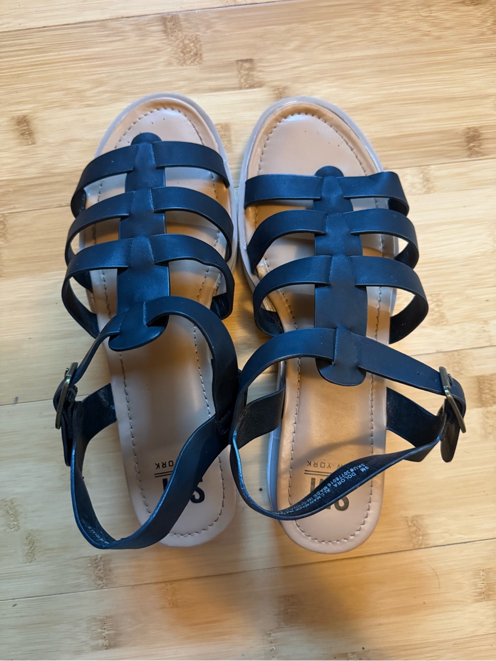 Women’s Black Strappy Platform Sandals - Comfortable Casual Flats